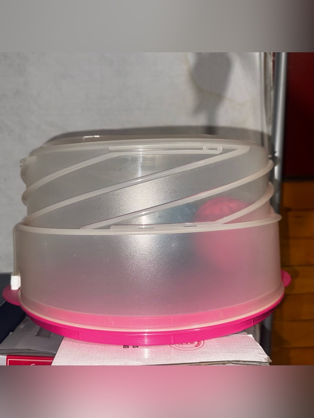 Tupperware Collapsable Cake Taker Round and Cupcake Keepers